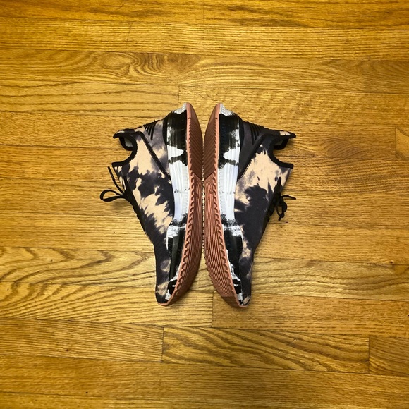 Tide Puma’s - Picture 2 of 5